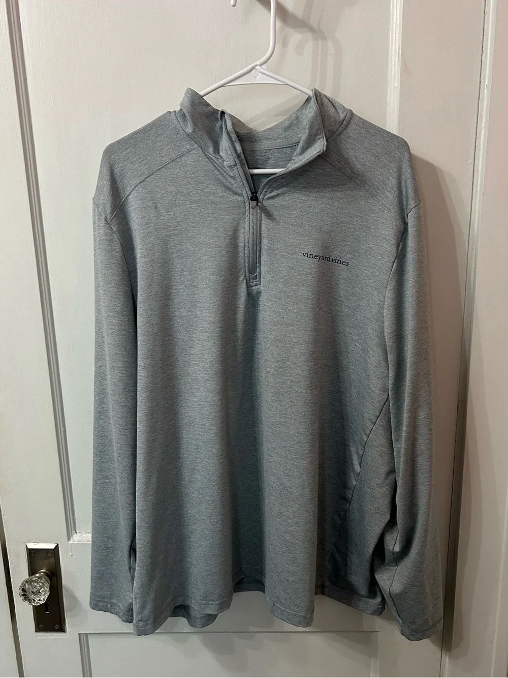 Vineyard Vines Men’s Light Gray Quarter-Zip Pullover
